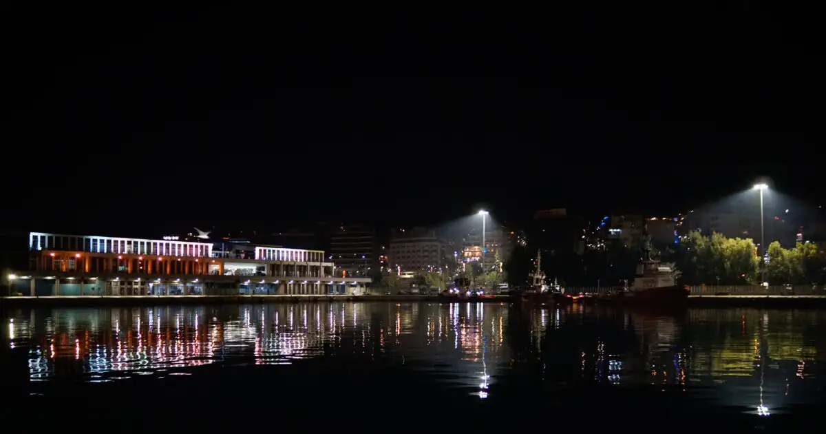 Λιμάνι-Πειραιά:-48χρονος-έπεσε-στη-θάλασσα-και-τον-έσωσε-λιμενικός