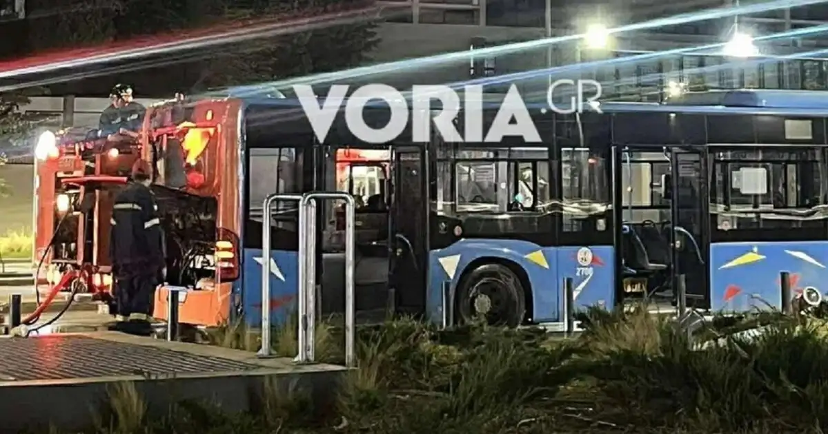 Θεσσαλονίκη:-Φωτιά-σε-λεωφορείο-του-ΟΑΣΘ-στο-κέντρο-της-πόλης