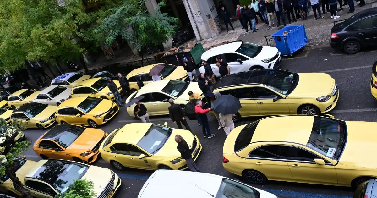 ΣΑΤΑ:-Οι-οδηγοί-ταξί-αποφάσισαν-να-πάνε-με-κονβόι-στο-Κιάτο-και-να-ενωθούν-με-τους-αγρότες