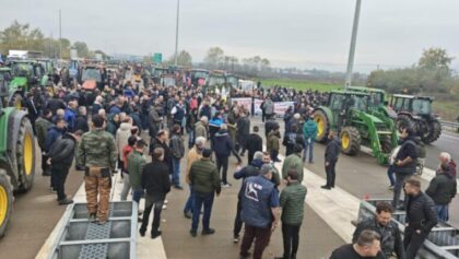 Ηχηρή-παρέμβαση-Σαμαρά-για-τους-αγρότες:-«Η-κυβέρνηση-να-καταλάβει-επιτέλους-ότι-δεν-είναι-όλα-επικοινωνία»