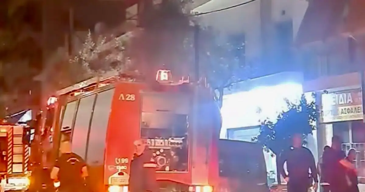 Πειραιάς:-Φωτιά-σε-σουβλατζίδικο-στην-λεωφόρο-Χατζηκυριακού
