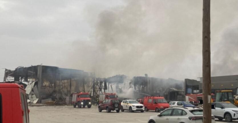 Υπό-τον-φόβο-νέας-ανάφλεξης-σταμάτησαν-οι-έρευνες-στο-εργοστάσιο-«Βιολάντα»-–-Το-προπάνιο-εισχώρησε-25-μέτρα-κάτω-από-το-έδαφος