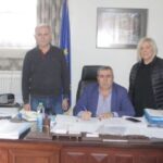 Μάχη-με-τις-πληγές-του-daniel-δίνει-ο-Δήμος-Πύλης-– Υπογραφή-σύμβασης-για-έργα-αποκατάστασης-ζημιών-από-τις-πλημμύρες-του-2023-στην-ΔΕ.-Αιθήκων