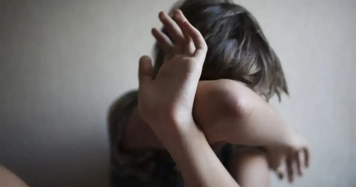 Πάτρα:-Ελεύθερος-υπό-όρους-ο-πατέρας-που-εξανάγκαζε-τον-12χρονο-γιο-του-να-δουλεύει