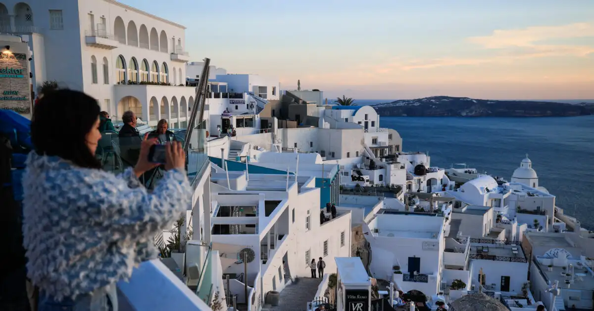 Η-Αγία-Ειρήνη-γίνεται-επίσημα-Πολιούχος-της-Σαντορίνης