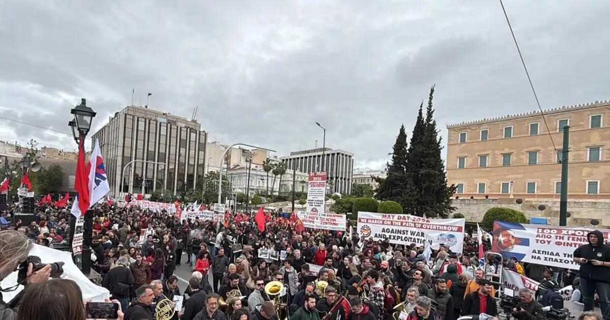 Πρωτομαγιά-2026:-Ξεκίνησαν-οι-συγκεντρώσεις-στο-Σύνταγμα-–-Πλήθος-κόσμου-με-πανό-και-συνθήματα