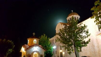 Ιερά-αγρυπνία-την-Παρασκευή-στον-Άγιο-Νεκτάριο-Τρικάλων