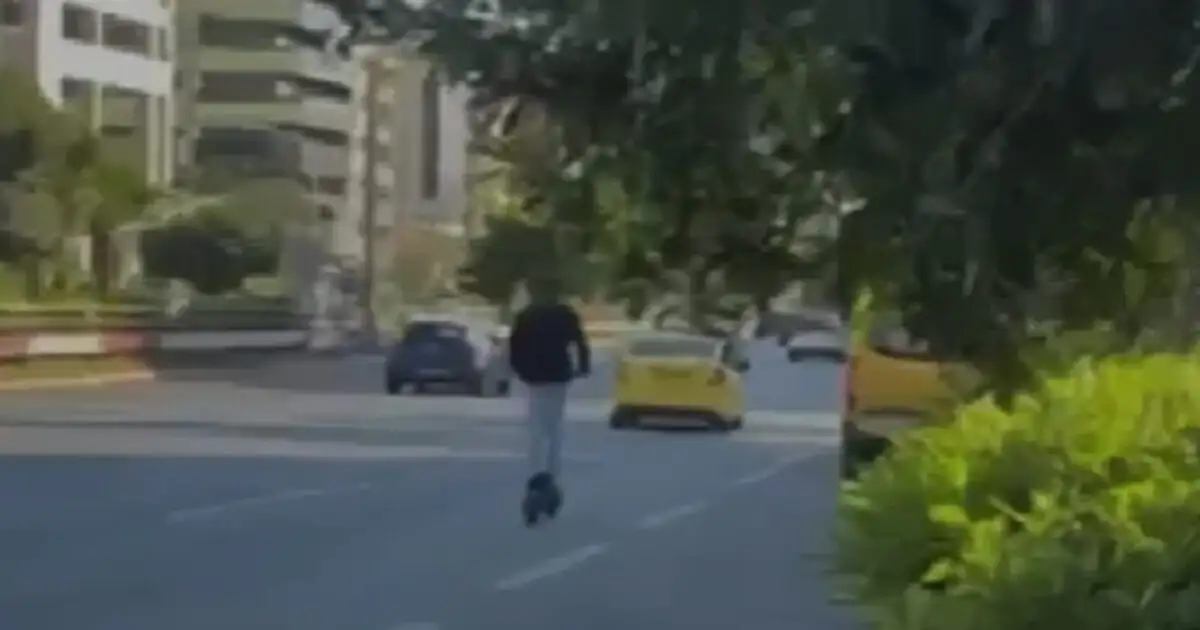 Συγγρού:-23χρονος-έτρεχε-με-72χλμ./ώρα-με-πατίνι,-συνελήφθη-από-την-αστυνομία