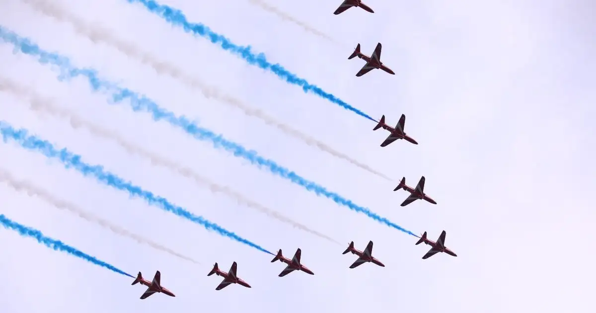 Πολεμική-Αεροπορία:-Το-εντυπωσιακό-airshow-για-τα-95-χρόνια-της-–-Μαγικές-εικόνες-στον-αττικό-ουρανό