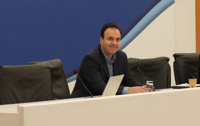 Ο-Παπαστεργίου-σε-ρυθμούς…-aκύλα-–-Πώς-περιέγραψε-την-έκδοση-ποινικού-μητρώου-σε-λίγα-λεπτά-με-το-«ferto»-του-akyla