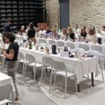 Γευσιγνωσία-με-κρασιά-και-μπύρες-στην-αίθουσα-του-κτιρίου-Παπαστεριάδη