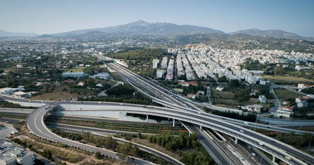 Τροχαίο-στην-Αττική-Οδό:-Σύγκρουση-οχημάτων-μετά-τον-κόμβο-Κηφισίας-στο-ρεύμα-προς-Ελευσίνα,-κλειστές-οι-αριστερές-λωρίδες