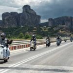 vespa-στα-Μετέωρα:-Συνάντηση-με-κοινωνικό-μήνυμα
