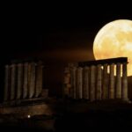 Πανσέληνος-Μαΐου:-Μαγικές-εικόνες-με-το-«μπλε-φεγγάρι»