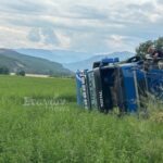 Σύγκρουση-φορτηγού-με-ΙΧ-στη-Μύκανη-–-Δυο-τραυματίες,-η-κατάσταση-του-ενός-κρίνεται-σοβαρή