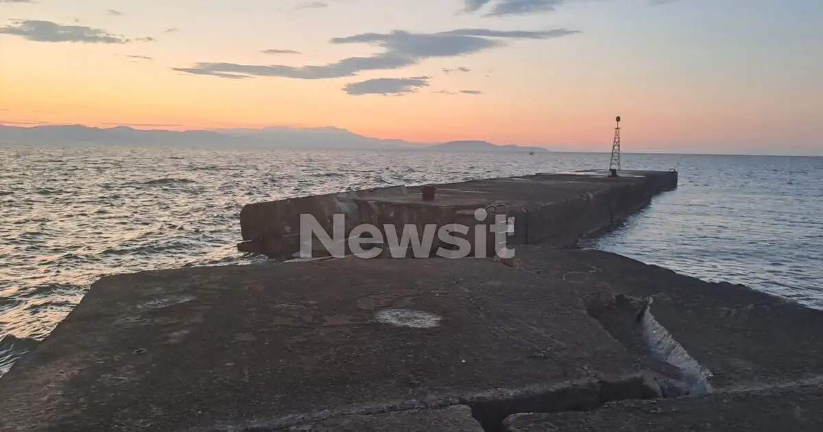 Ραφήνα:-Πλοίο-γεμάτος-επιβάτες-προσέκρουσε-σε-προβλήτα-και-τον-έκοψε-στα-δύο,-δείτε-βίντεο