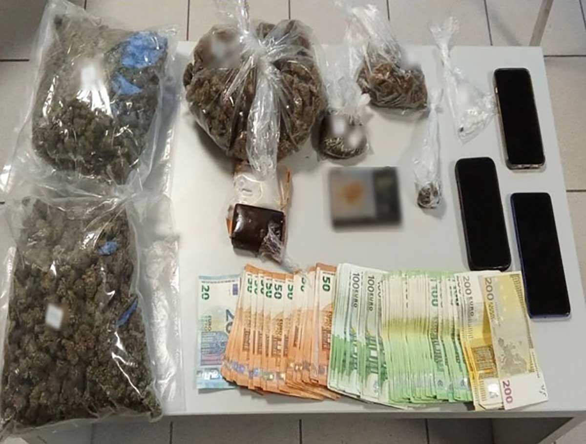 Λάρισα:-Παρέλαβαν-δέμα-με-πάνω-από-1-κιλό-κάνναβη