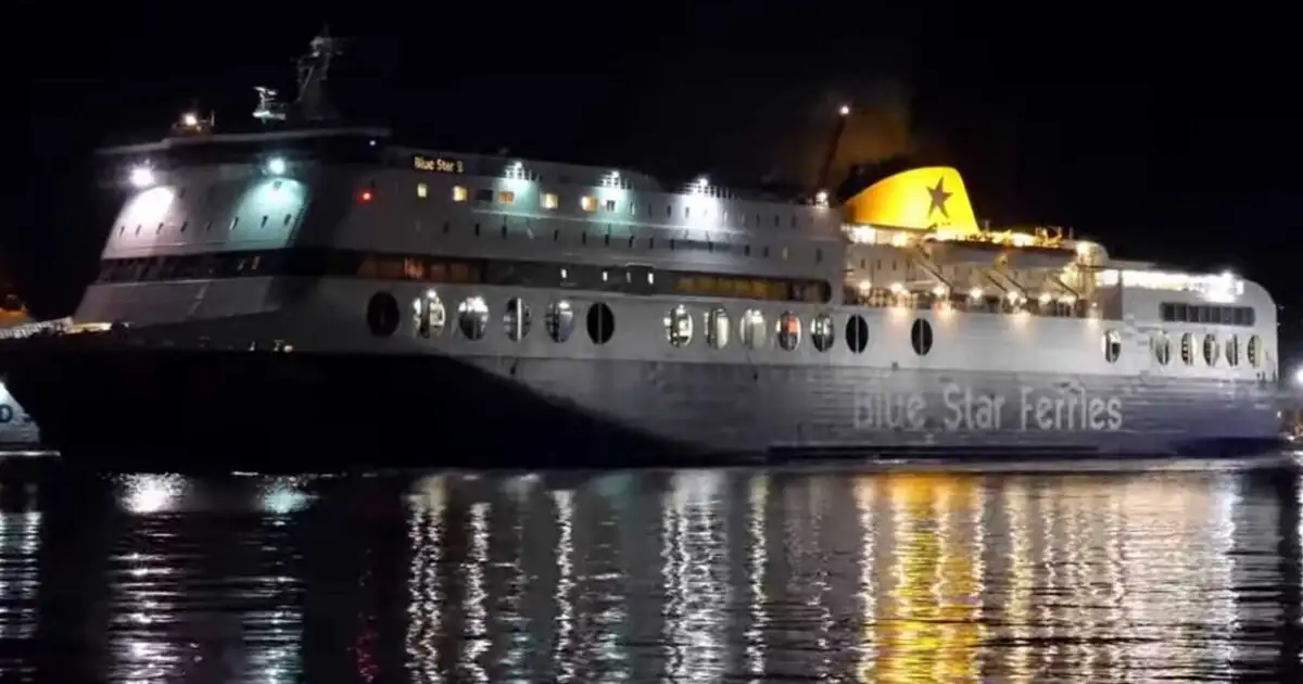 Απειλή-για-βόμβα-στο-«blue-star-2»-–-Κατέπλευσε-με-1050-επιβαίνοντες-στο-λιμάνι-του-Λαυρίου