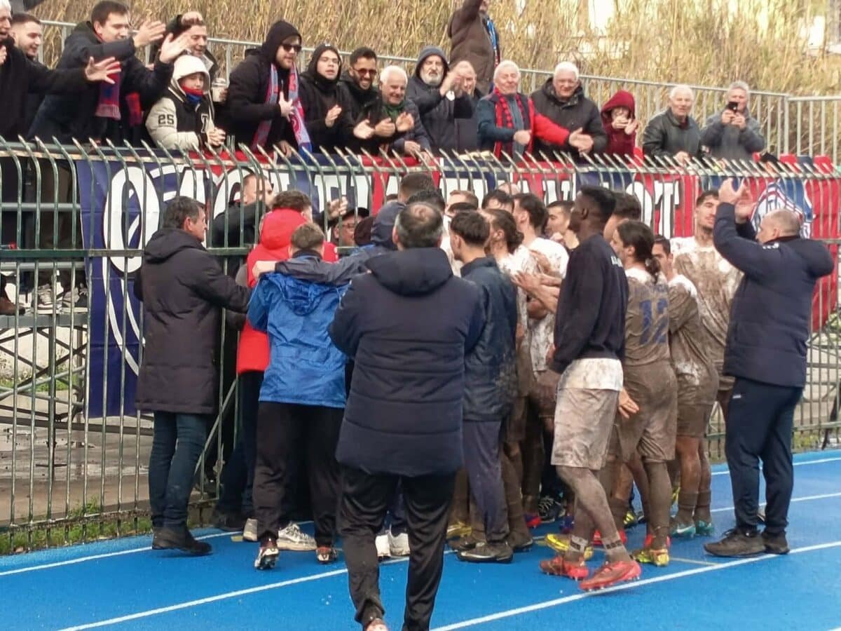 Έκτακτη-Γενική-Συνέλευση-στη-Λέσχη-Φίλων-του-ΑΟΤ