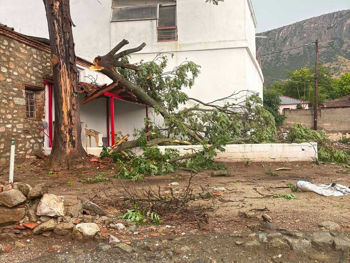 Φαρκαδόνα:-Δρόμοι-και-χωράφια-πνίγηκαν-στα-νερά
