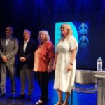 Δ.-Παπαστεργίου:-«Η-ζωή-δεν-είναι-μόνο-μέσα-στο-κινητό»