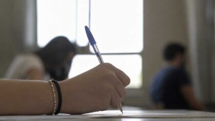 Πανελλαδικές:-Στη-Βουλή-οι-καταγγελίες-γονέων-από-τα-Τρίκαλα