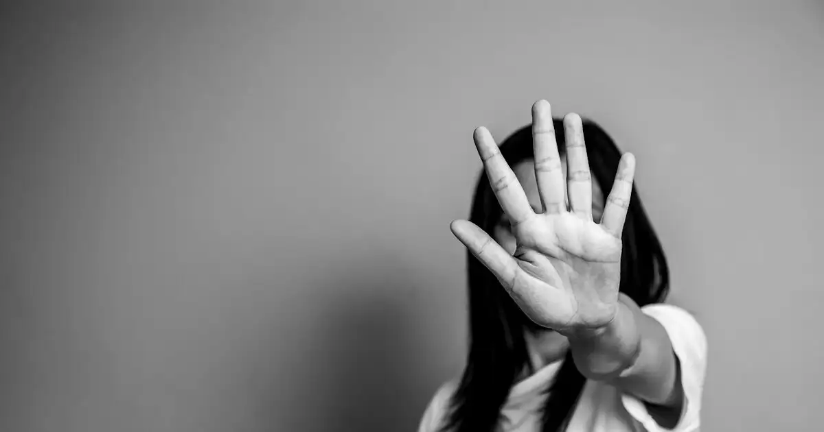 Απίστευτο-περιστατικό-ενδοοικογενειακής-βίας-στο-Ηράκλειο:-Χώρισε,-έμαθε-kick-boxing-και-ταξίδεψε-από-τη-Γερμανία-στην-Κρήτη-για-να-ξυλοκοπήσει-την-πρώην-του