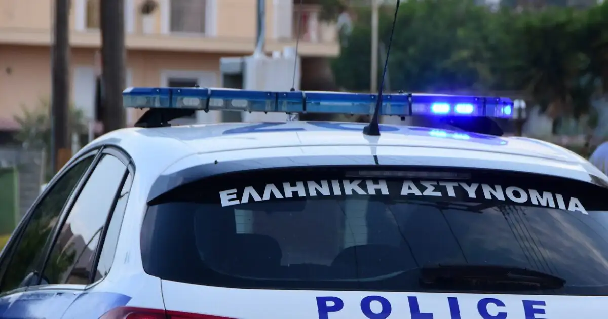 Σύγκρουση-τραμ-με-τρίκυκλο-στο-Παλαιό-Φάληρο-–-Τραυματίστηκε-παιδί
