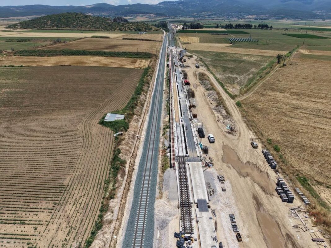 Νέα-καθυστέρηση-στην-αποκατάσταση-της-σιδηροδρομικής-γραμμής-από-τον-daniel-–-Απομακρύνεται-το-ορόσημο-του-Αυγούστου