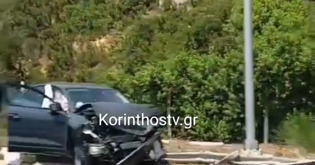 «Τρελή-πορεία»-φορτηγού-στη-Νεμέα:-Έσπασε-τις-μπάρες,-πέρασε-στο-αντίθετο-ρεύμα-και-καρφώθηκε-σε-αυτοκίνητο-–-3-τραυματίες