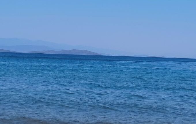 Λάρισα:-Ναυαγοσώστες-έσωσαν-46χρονη-από-πνιγμό-στο-Στόμιο-–-Στιγμές-αγωνίας-στην-παραλία