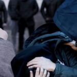 Μαχαίρωσαν-ανήλικο-μετά-από-άγρια-συμπλοκή-στον-Πλαταμώνα-–-Εικόνες-χάους-και-ξύλο-με-καδρόνια-και-καρέκλες