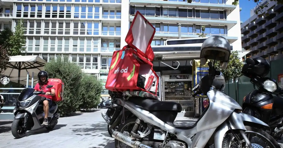 Το-efood-συμμορφώνεται-με-τα-μέτρα-προστασίας-των-εργαζομένων-λόγω-καύσωνα-–-Σε-αναστολή-το-delivery,-τι-πρέπει-να-ξέρουν-οι-καταναλωτές