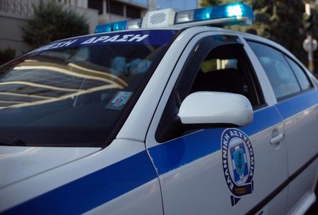 Τρελή-μεταμεσονύχτια-καταδίωξη-στη-Λάρισα:-Εφιάλτης-στους-δρόμους-της-πόλης-με-μανούβρες-–-Έκλεψε-αυτοκίνητο-που-η-ιδιοκτήτρια-είχε-αφήσει-το-κλειδί-στη-μίζα