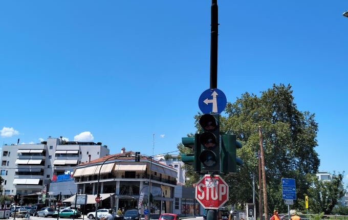 ΠΡΟΣΟΧΗ:-Εκτός-λειτουργίας-οι-φωτεινοί-σηματοδότες-στη-διασταύρωση-της-γέφυρας-Βουβής