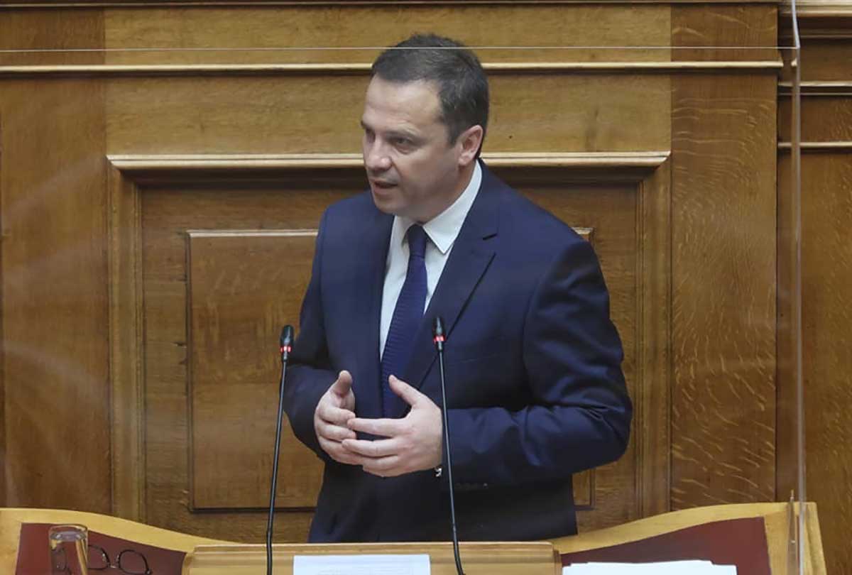 Λιούτας:-Ενισχύσεις-στους-χαλαζόπληκτους-Φαρκαδόνας
