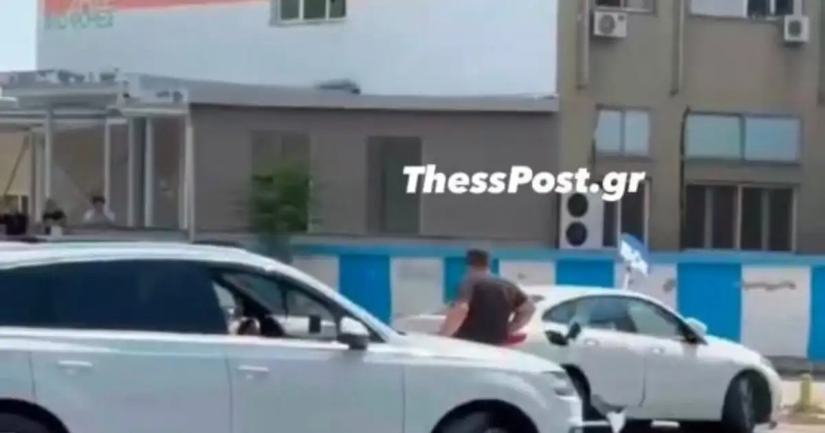 Μυστηριώδης-καταδίωξη-στη-Θεσσαλονίκη:-Εμβόλισαν-αυτοκίνητο-στη-μέση-του-δρόμου-–-Ντελιβεράδες-φώναζαν-στον-οδηγό-«μην-κάνεις-μ@@@»