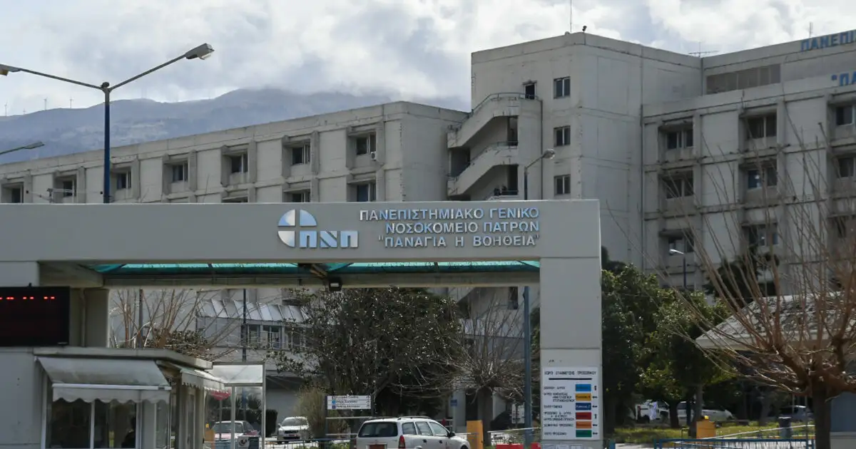 Πάτρα:-Παιδί-2,5-χρόνων-έπεσε-από-μπαλκόνι-–-Δέντρο-του-έσωσε-τη-ζωή