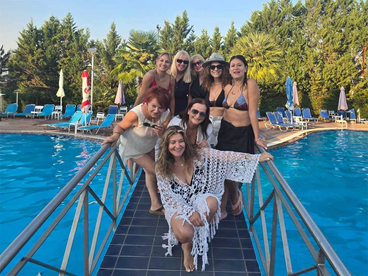 Τα-«Μαριναρίσματα»-βγήκαν…-στην-πισίνα-για-γενέθλια