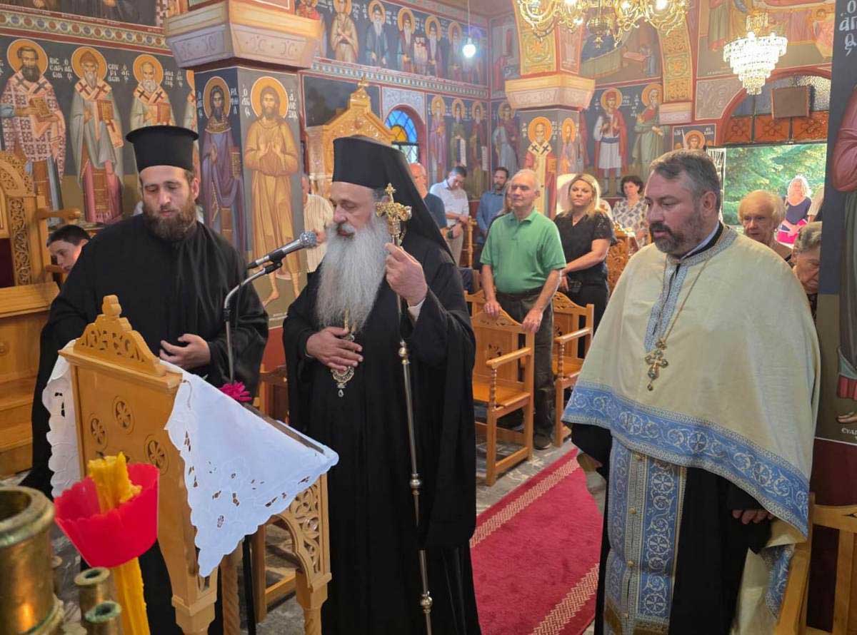 Στην-Αγία-Παρασκευή-Κορομηλιάς-ο-Μητροπολίτης-Θεόκλητος