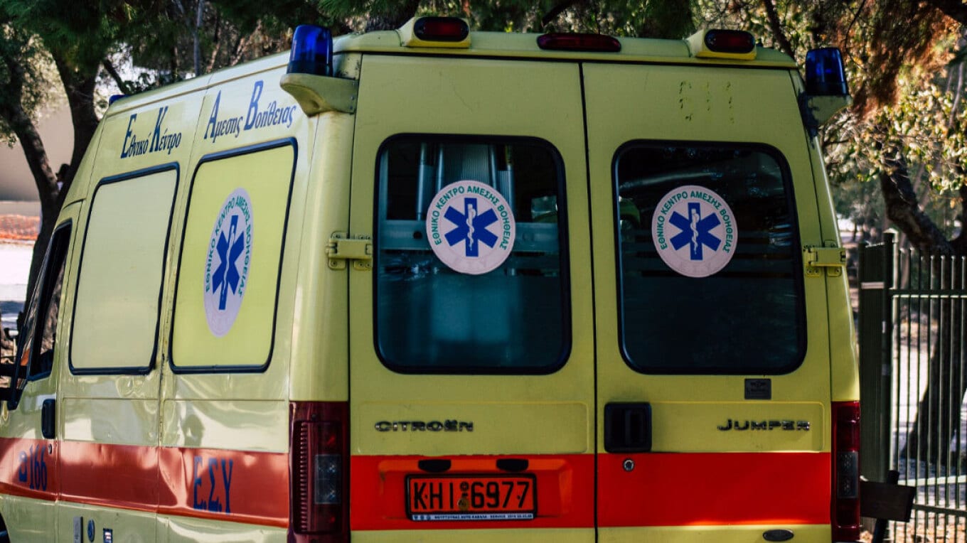 tροχαίο-με-παράσυρση-ηλικιωμένου-στο-κέντρο-της-Καλαμπάκας