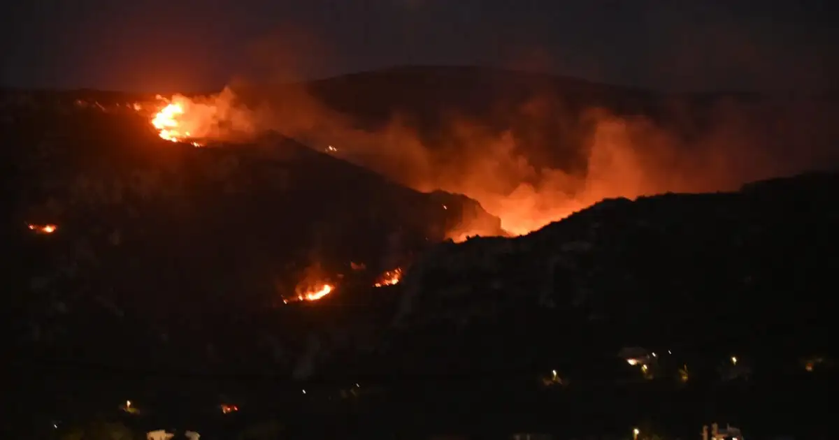 Φωτιά-στην-Κω,-στην-περιοχή-Πυλί-–-Μάχη-χωρίς-εναέρια-μέσα-με-μια-δύσκολη-πυρκαγιά