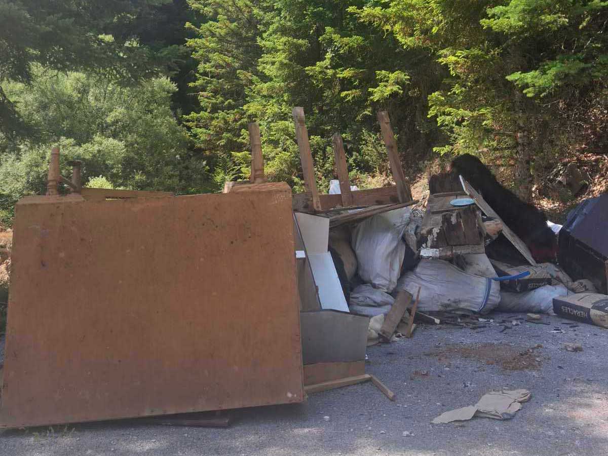 Πύλη:-«Χωματερές-αντί-για-Γεωπάρκο»-–-Σφοδρή-επίθεση-Μητρονάτσιου-στον-Μαράβα
