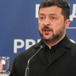 Απίθανοι-διάλογοι-στο-γραφείο-του-Ζελένσκι:-«Τη-διαφθορά-δεν-πρέπει-να-την-καταπολεμήσουμε,-αλλά-να-την-ελέγξουμε»