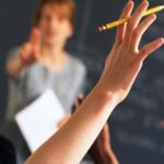 «Δεν-έρχεσαι-στη-Λάρισα-για-τις-κατσαρίδες;»-–-Η-ανάρτηση-εκπαιδευτικού-που-προκάλεσε-θύελλα-στα-social-media
