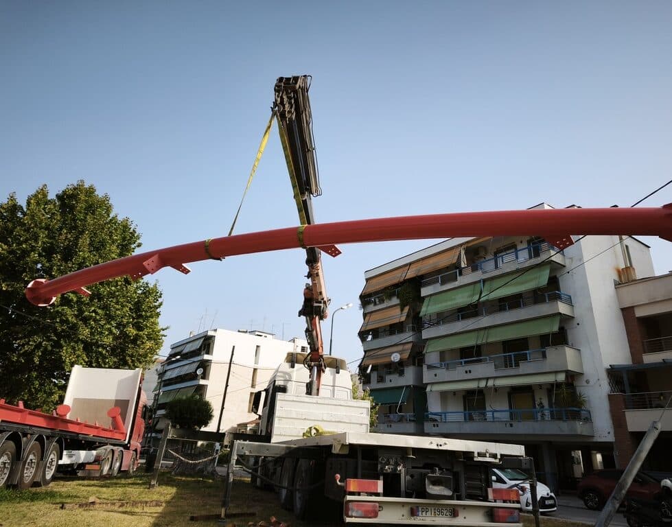 Ξεκίνησε-η-συναρμολόγηση-της-πεζογέφυρας-Αγίου-Κωνσταντίνου-–-tοποθετείται-ο-σκελετός-(φωτο)