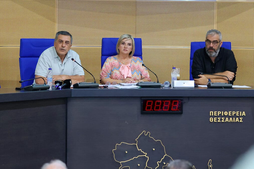 Η-Περιφέρεια-ανοίγει-τον-φάκελο-των-πληρωμών-για-το-«μπάζωμα»-των-Τεμπών:-«Το-μαχαίρι-θα-φτάσει-μέχρι-το-κόκκαλο»
