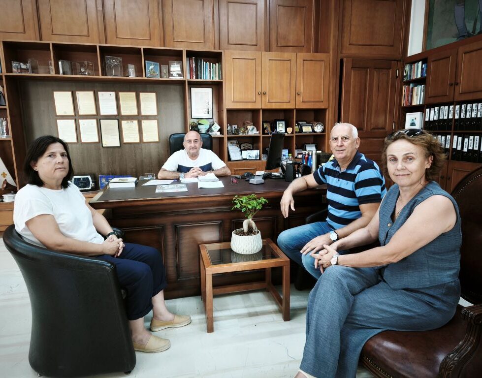 Συνάντηση-Σακκά-–-Τρικάλη-για-θέματα-πρωτοβάθμιας-εκπαίδευσης