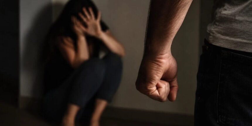 Λάρισα:-Χτύπησε-την-έγκυο-σύντροφό-του-–-Εκείνη-ζήτησε-επιείκεια,-το-δικαστήριο-τον-έστειλε-στη-φυλακή