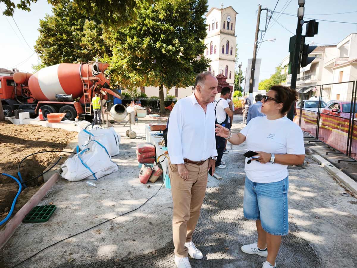 Τρίκαλα:-Η-πλατεία-τρέχει,-η-πόλη-μένει-εργοτάξιο